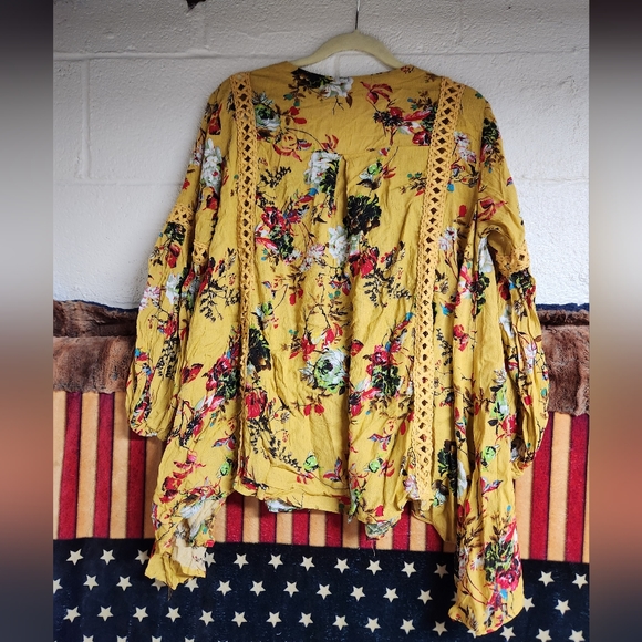 Blouse - Picture 2 of 2